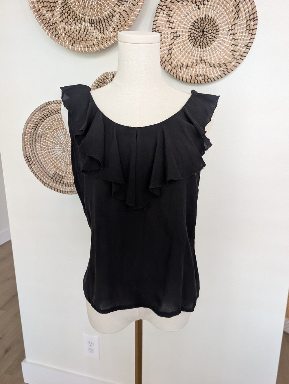 Tory Burch Black 100% Silk Ruffle Sleeveless Blouse Size 8
